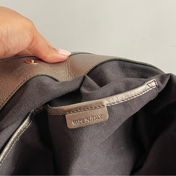 Lawrence Metallic XL Tote - Picture 13 of 16